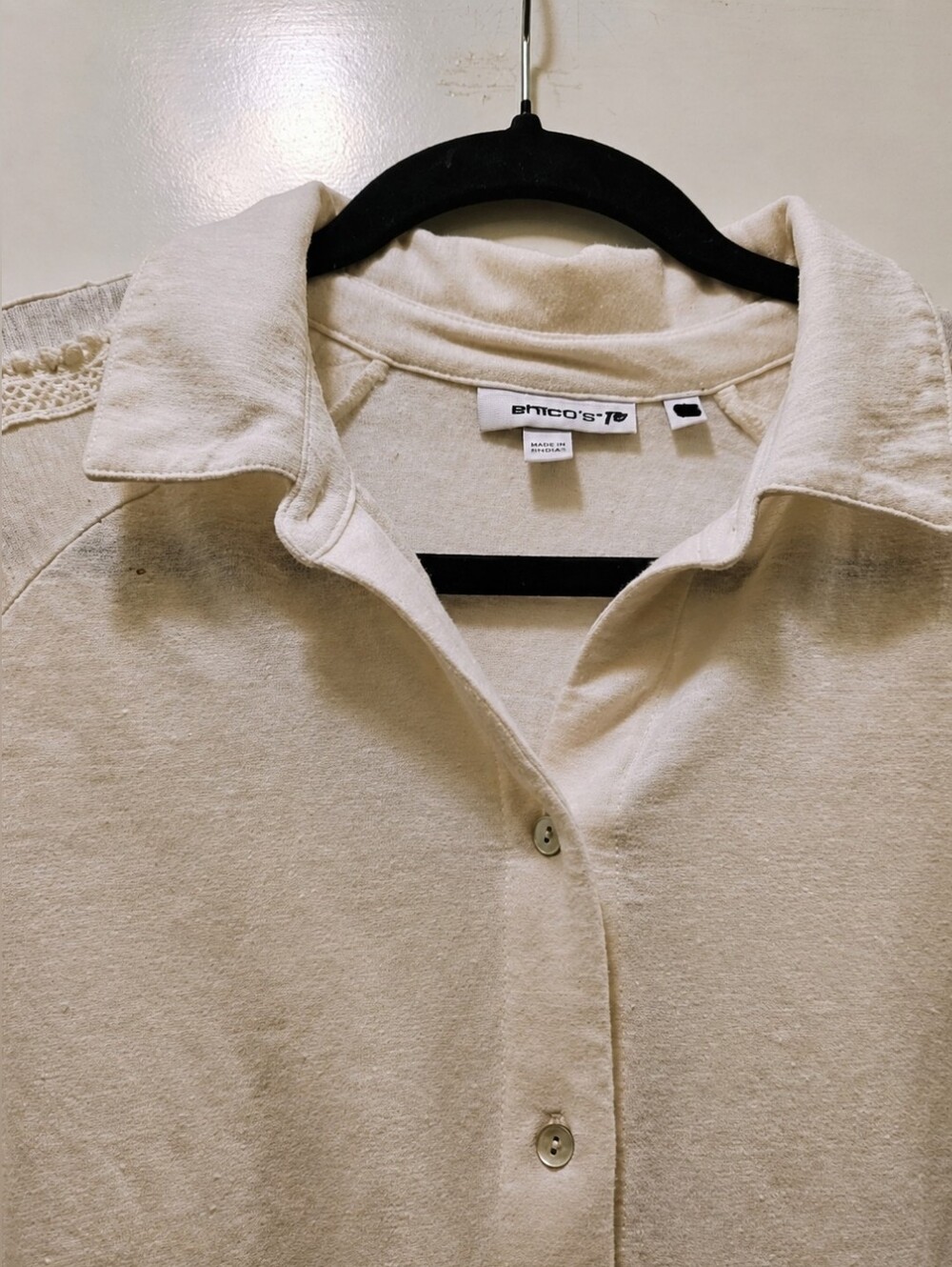 NWT Chico’s Size 1 M Alabaster Linen Button Down Shirt Crochet Trim - Picture 4 of 8